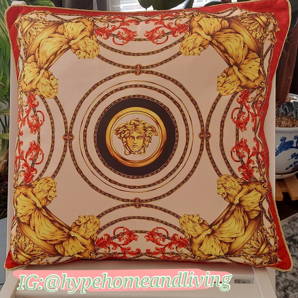 Medusa pillow cover